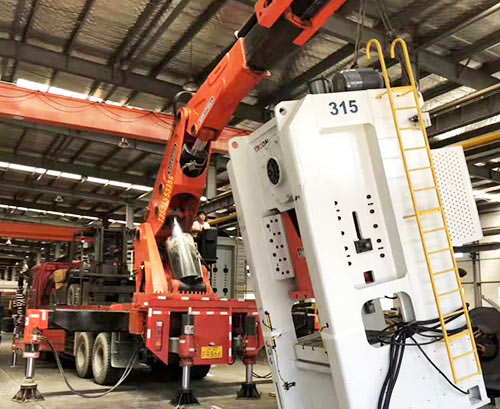 舟山定海附近随车吊出租，轻松解决运输难题